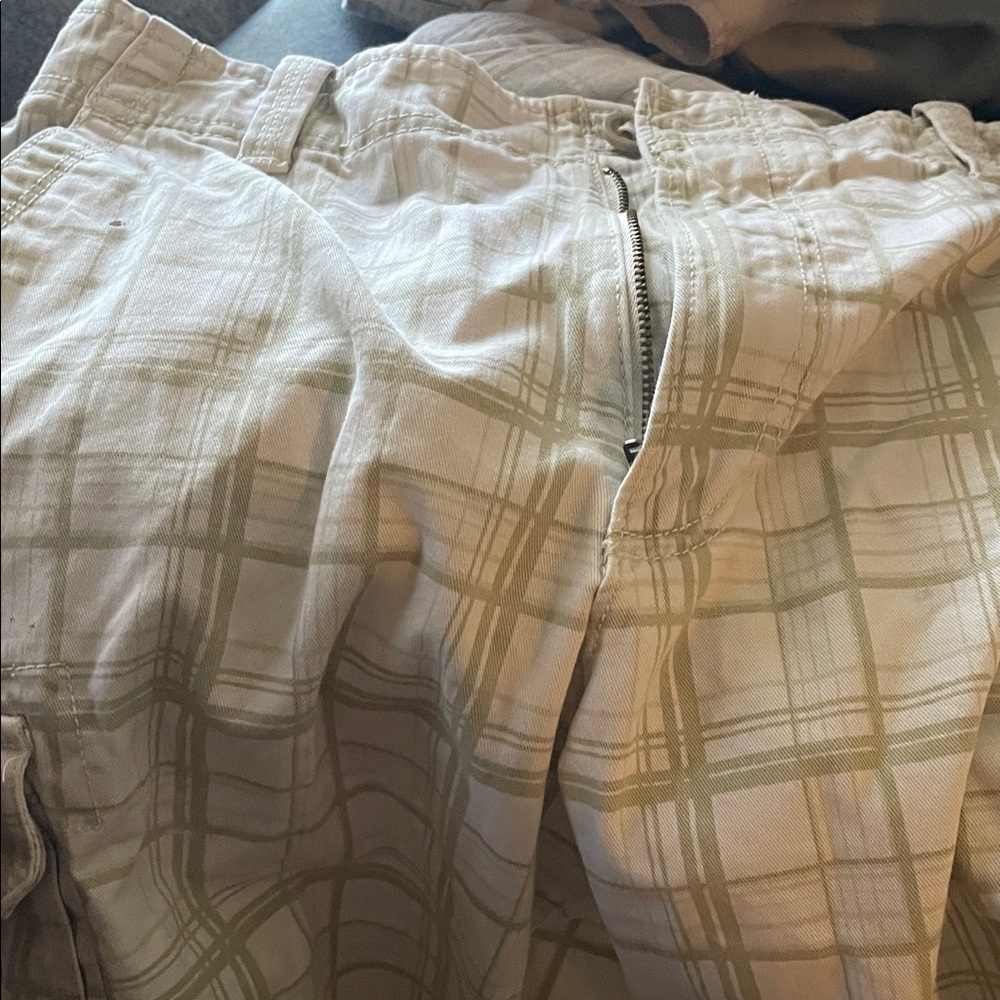 Izod Men's Plaid Shorts - Beige and Green